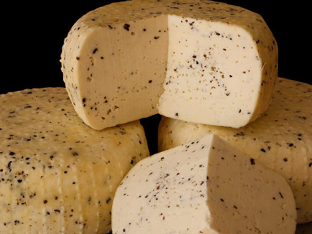 Pecorino al tartufo