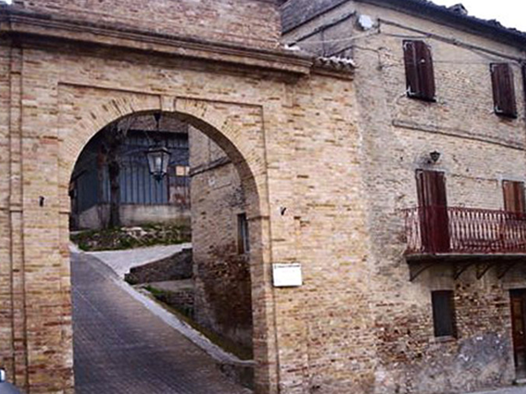 Porta Medioevale Montelupone