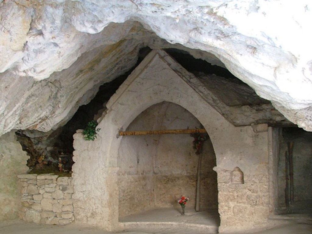 Grotta Frati Fiastra