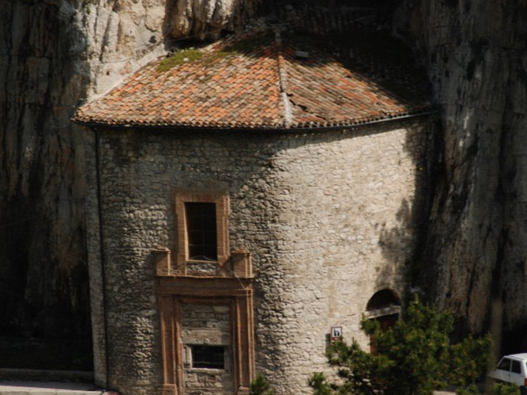 Madonna della grotta Pioraco