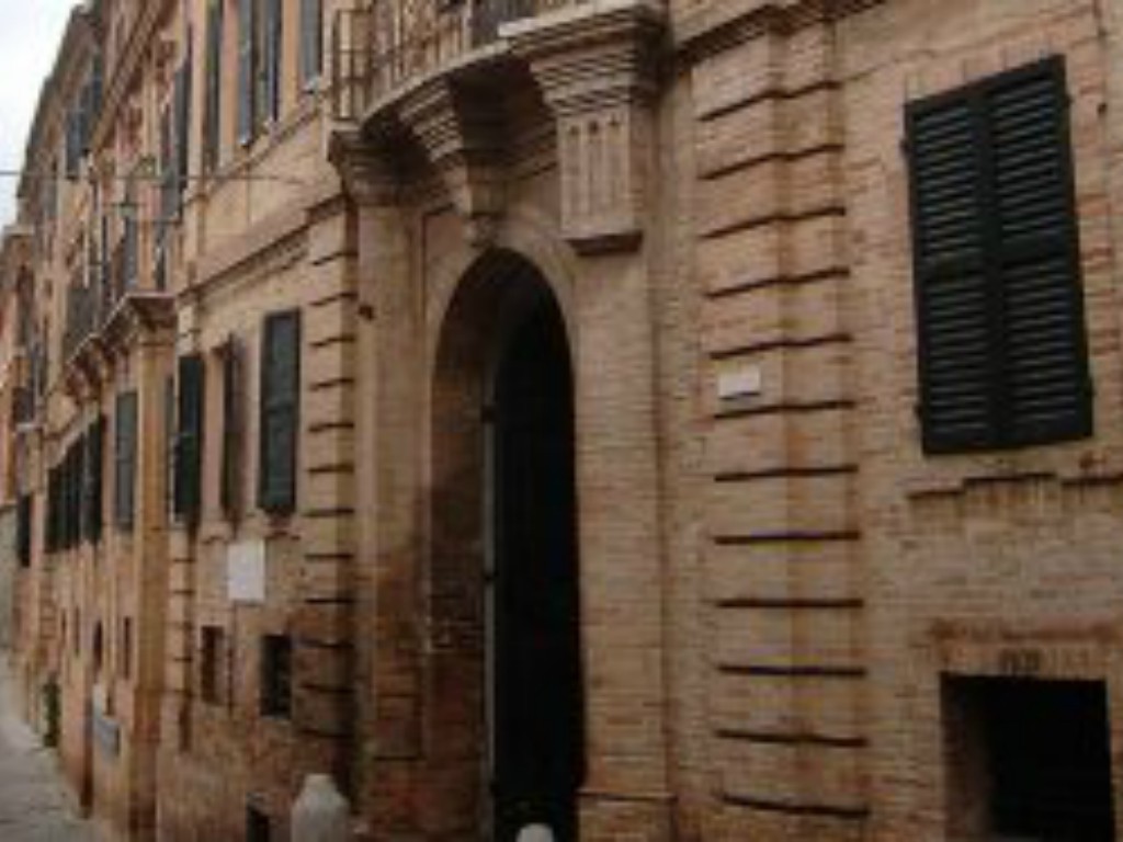 palazzo_giacomo_leopardi