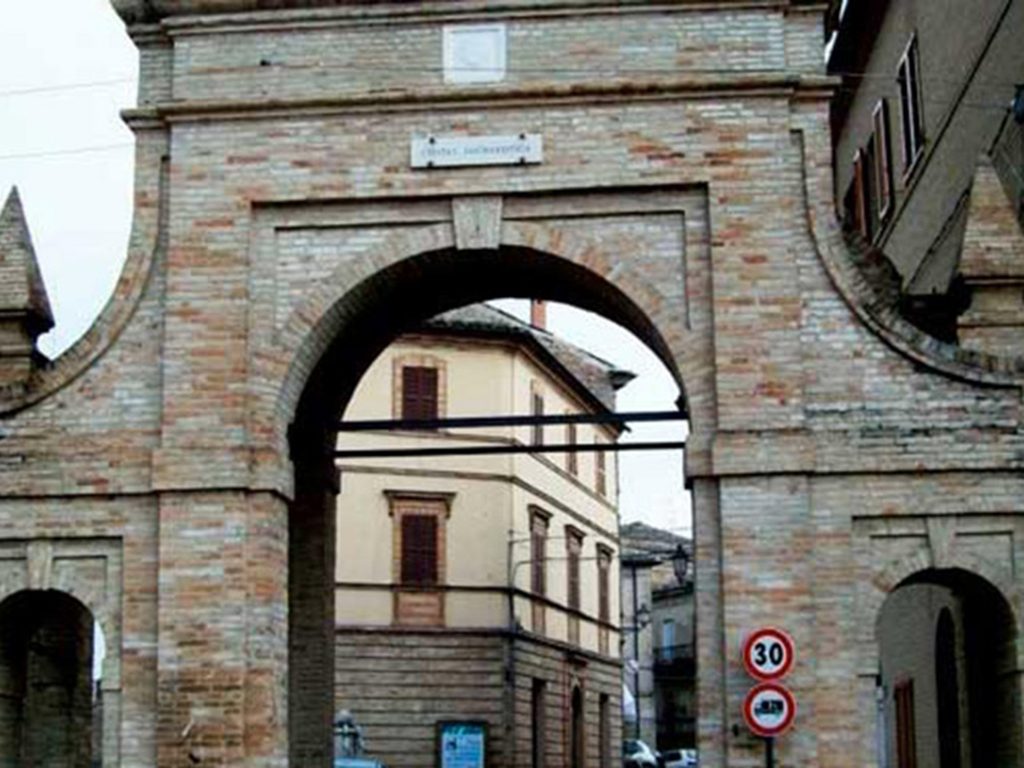 Porta Alvaro Morrovalle