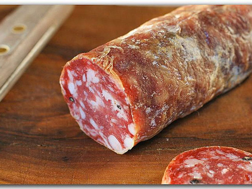 Salame lardellato