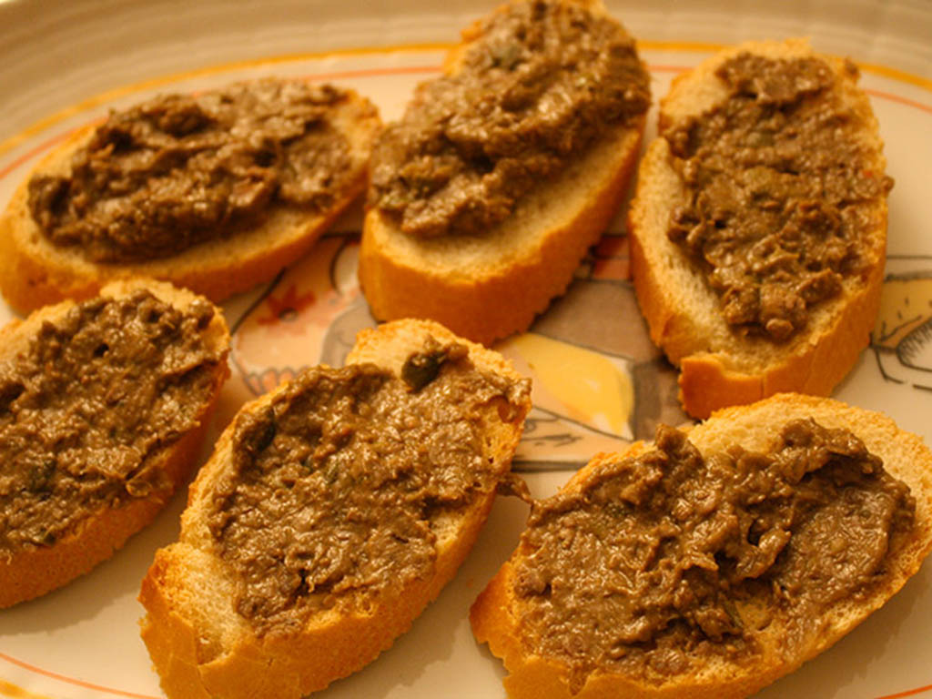 Crostini con Fegatini